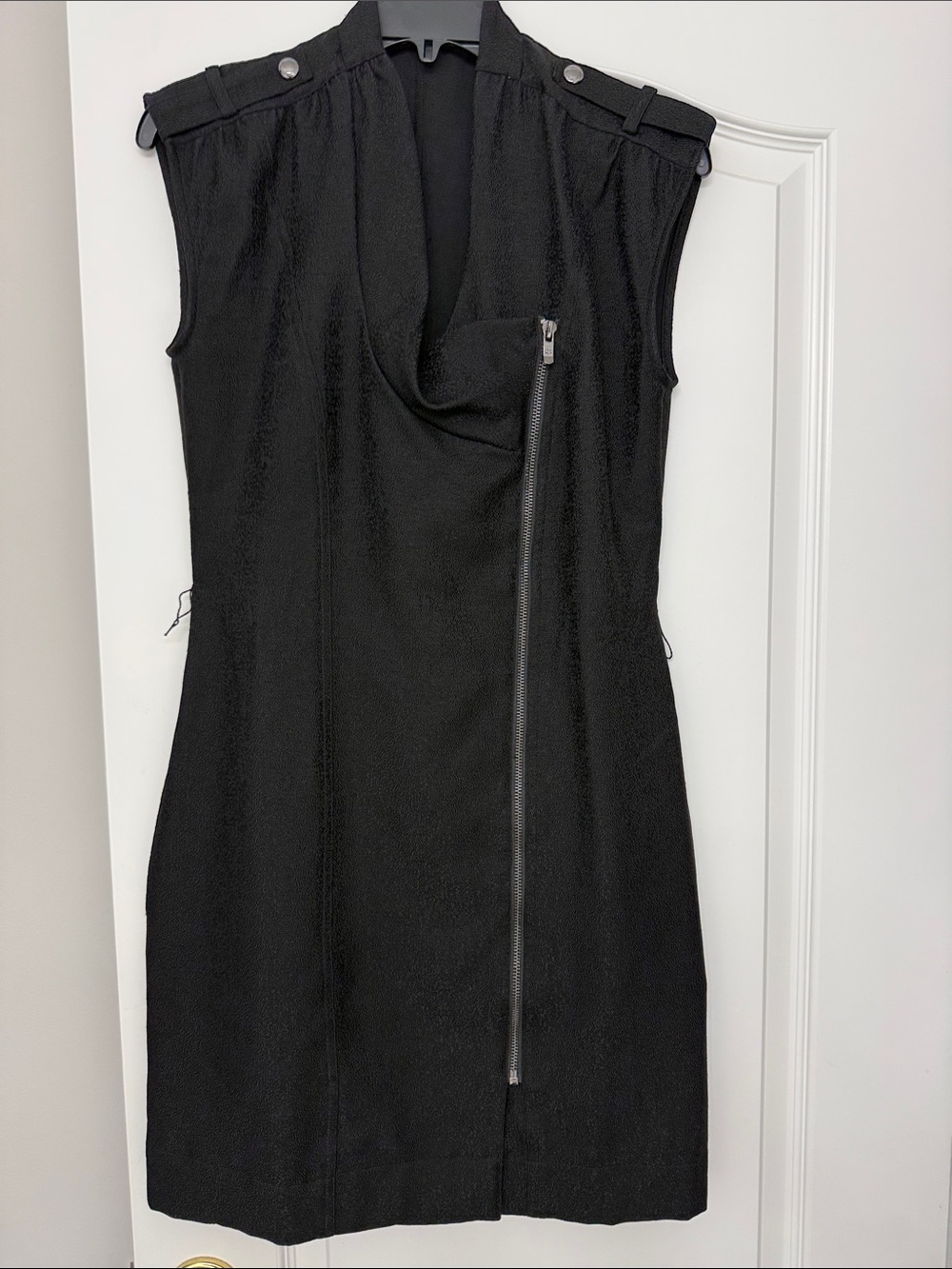Edgy Capped Sleeve Black Calvin Klein XS Dress